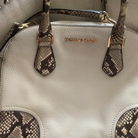 Michael kors handbag - Picture 1 of 7